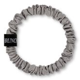 BRUNCHIES® "Coolgrey" Seiden Scrunchie für brüchiges Haar aus 100 % Maulbeerseide in kaltem Grauton