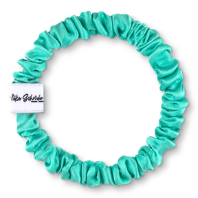 Co-Creation BRUNCHIES® x Nike Schröder – Seiden Scrunchie "Kunst, stark zu bleiben" in Türkis
