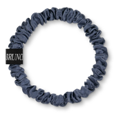 BRUNCHIES® "Lagoon" Seiden Scrunchie - weicher, fest haltendes haarschonendes Haargummi in Blaugrau