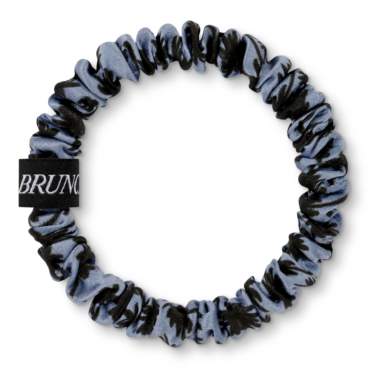 BRUNCHIES® Blue Palms Seiden Scrunchie aus 100 % OEKO-TEX® STANDARD 100 zertifizierter Maulbeerseide mit blauem Palmen-Design.