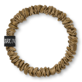 BRUNCHIES® Ying & Yang Gold Seiden Scrunchie aus 100 % OEKO-TEX® STANDARD 100 zertifizierter Maulbeerseide mit goldenem Ying-&-Yang-Motiv.